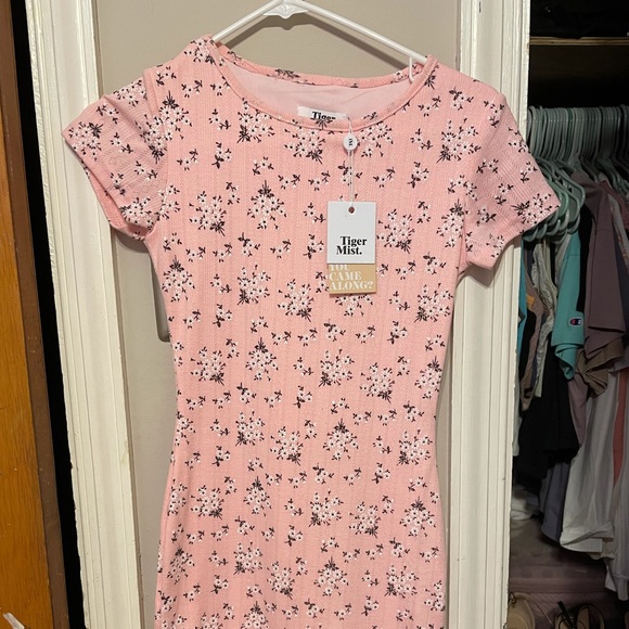 **SOLD** Tiger Mist Dress 🌸 - Picture 9 of 9